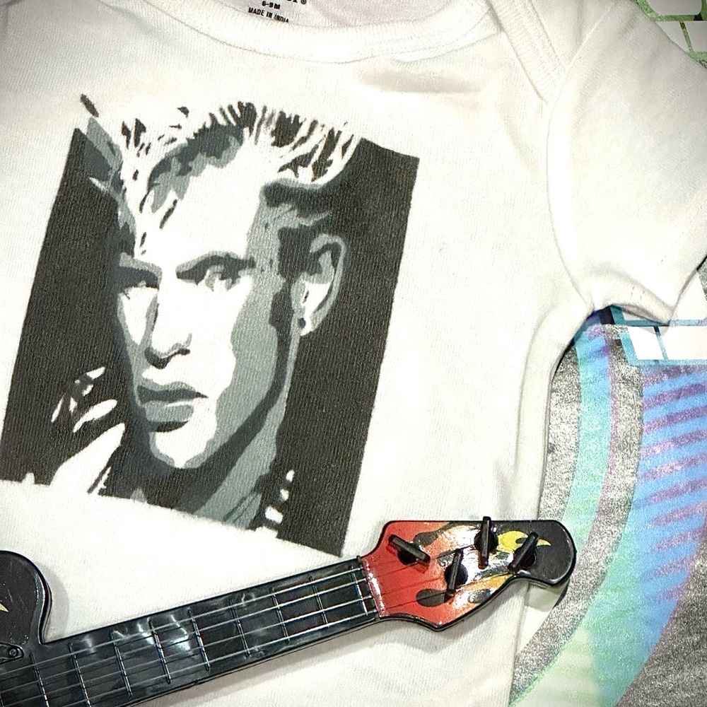 ⚡️BILLY IDOL⚡️80s rock🤘singer songwriter rebel yell smoking hot baby onesie 6-9M